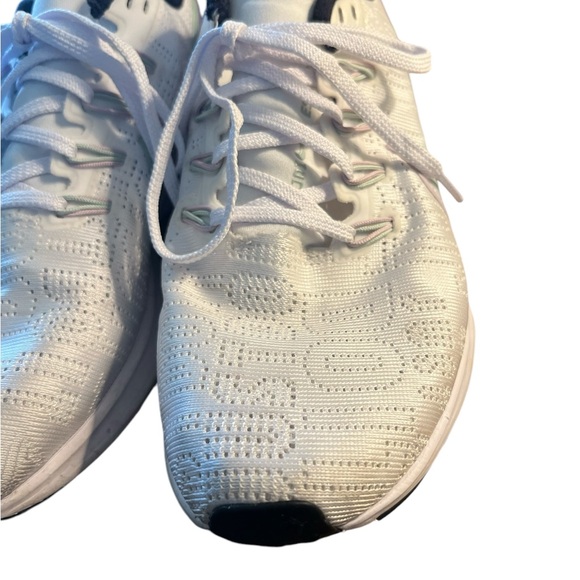 Nike Zoom athletic shoe - Picture 4 of 11